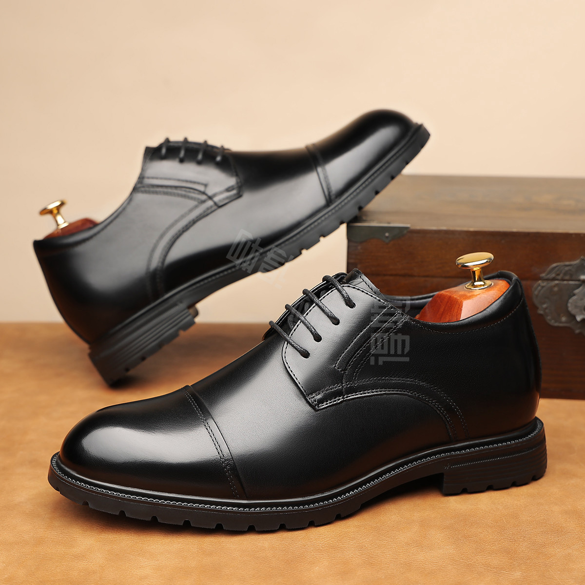 Erkaklar uchun Playboy poyabzallari