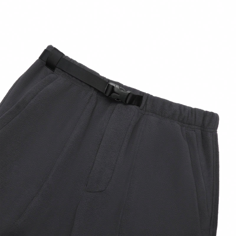 New Balance erkaklar uchun ko‘p cho‘ntakli elastik sport shimlari qora