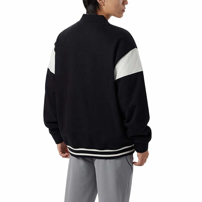 New Balans rang blokirovka qiluvchi atletik tasodifiy bir ko'krakli erkaklar uchun qora beysbol formasi