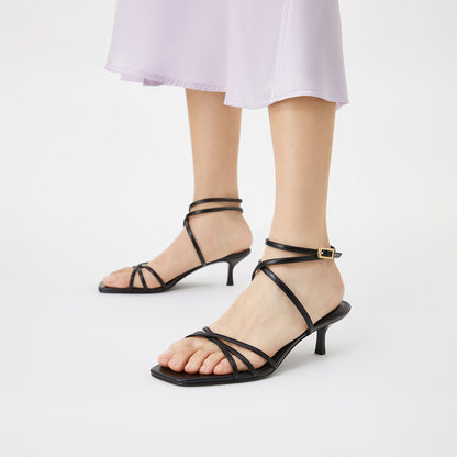 Charlz va Keyt ayollar sandallari