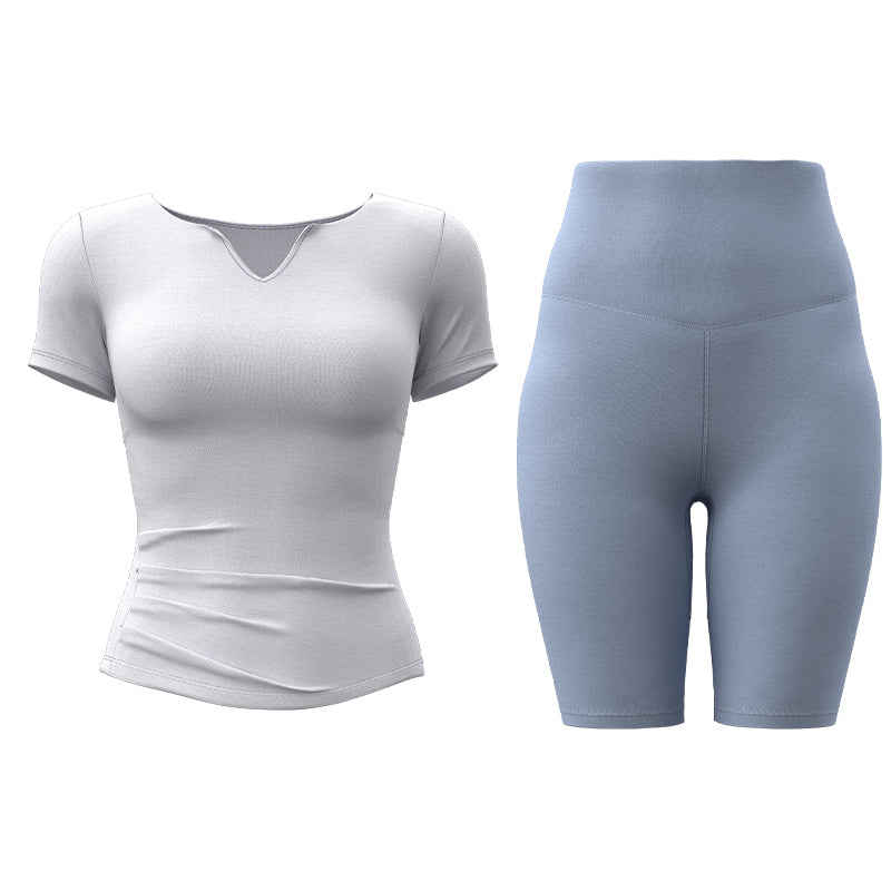 FARO ayollar sport kostyumi