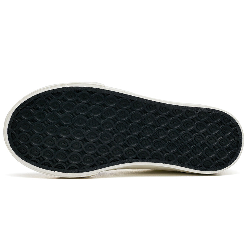 AAA 1955-yildan beri krossovkalar