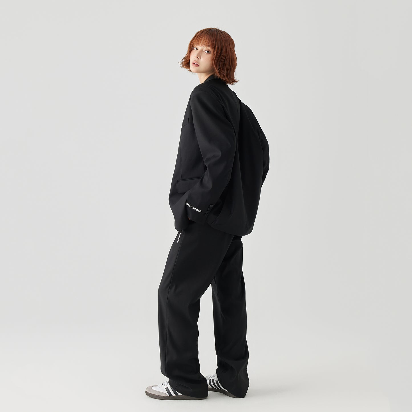 Golfcross sof rangli klassik harfli bosma asosiy oddiy bo'sh tasodifiy draped kostyum kostyum uniseks qora