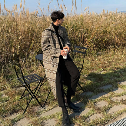 Yumshoq astarli o'rta uzunlikdagi tvid qalin tizzali koreyscha bo'shashgan britan uslubidagi pastki palto bir xil ko'krakli erkaklar va ayollar