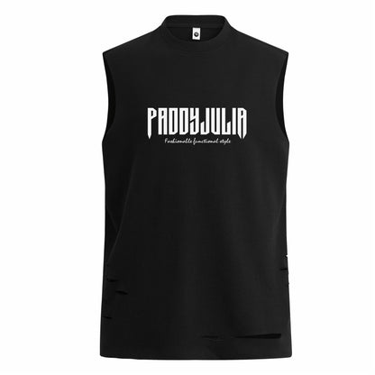 Paddy Julia harfli bosma naqshli yengsiz yelek orqali tartibsiz teshiklarni yuvib, modellari bilan erkaklar va ayollar