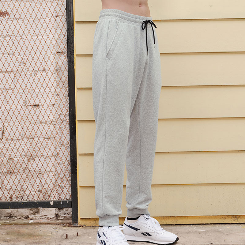 Reebok letter logotipi chizilgan trikotaj sport shimlari uniseks kulrang