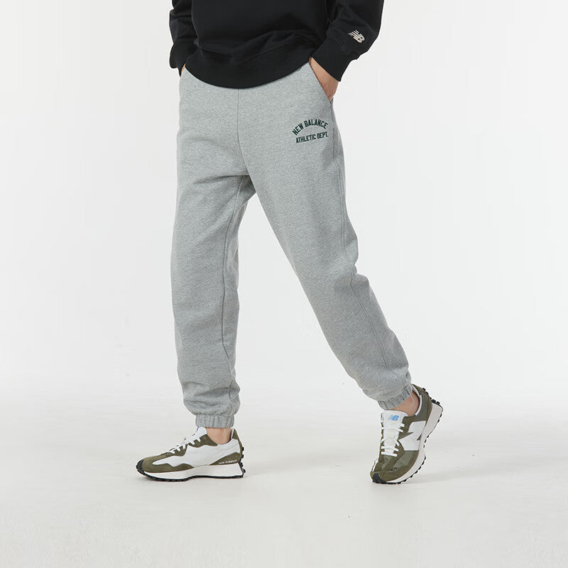 New Balance maktubli bosma ipli, nafas oluvchi yugurish trikotajli erkaklar sport shimlari kulrang