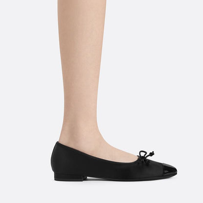 Charlz va Keyt ayollar uchun espadrillar