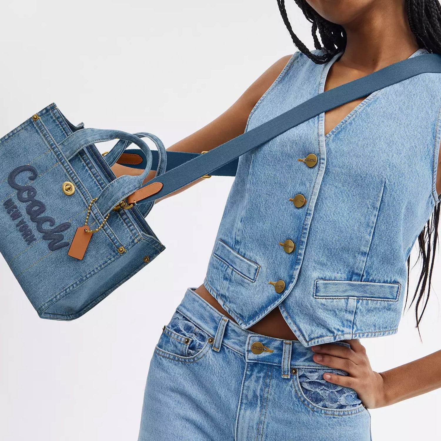 Сумка женская Coach Cargo 26 Letters Brand Embroidered - Boxette Shop