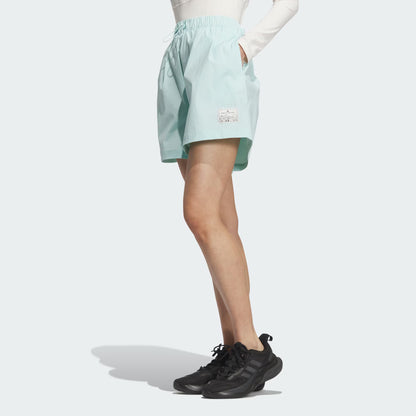 Ayollar uchun Adidas shortilari