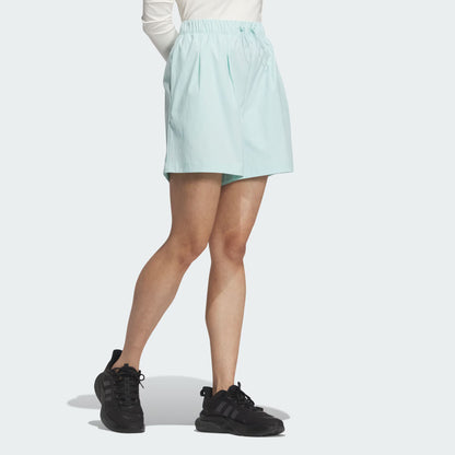 Ayollar uchun Adidas shortilari