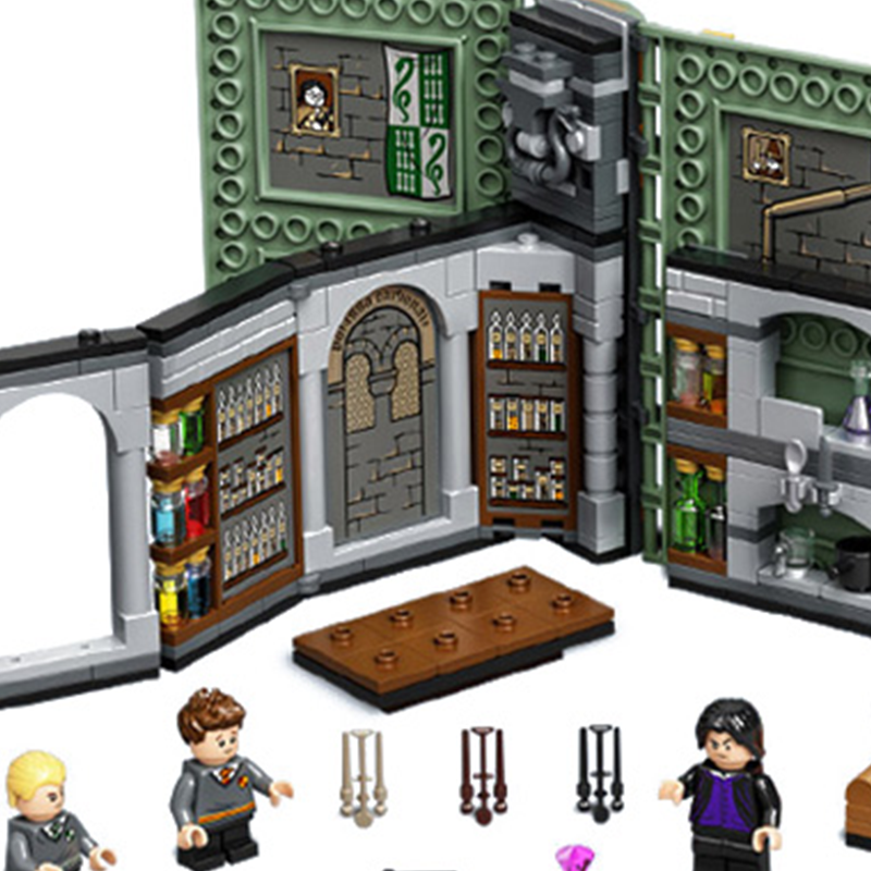 LEGO Garri Potter "Xogvarts qahramonlari: iksirlar sinfi" (76383)