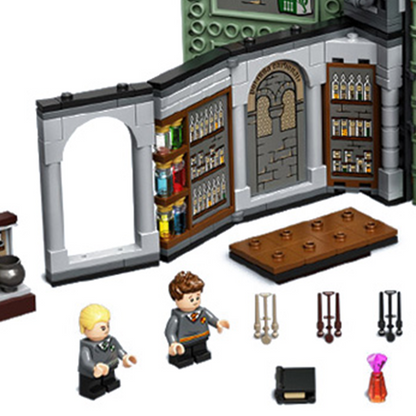 LEGO Garri Potter "Xogvarts qahramonlari: iksirlar sinfi" (76383)