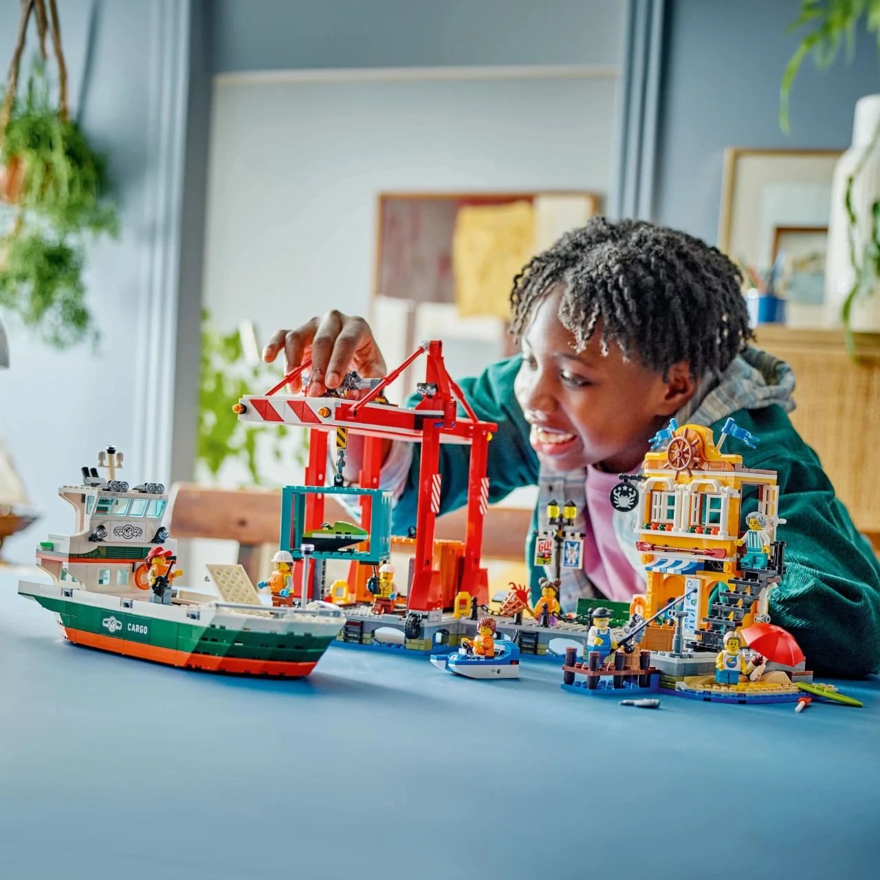 LEGO bandargohi va yuk kemasi (60422)