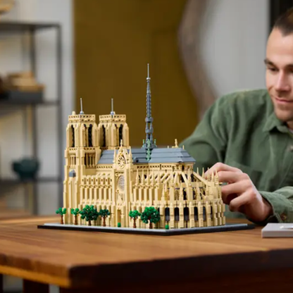 LEGO konstruktori "Notre Dame de Parij"