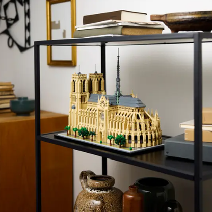 LEGO konstruktori "Notre Dame de Parij"