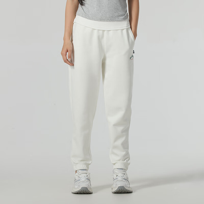 Yangi muvozanatni o'rgatish uchun qulay nafas oladigan, o'rta ko'tarilgan torli kundalik shimlar bej