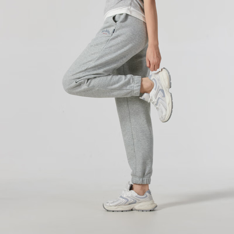 Yangi balansli mashg'ulot uchun qulay nafas oladigan tortuvchi oddiy shimlar ayollar kulrang