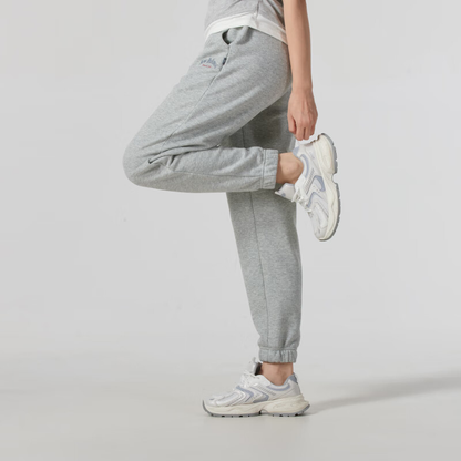 Yangi balansli mashg'ulot uchun qulay nafas oladigan tortuvchi oddiy shimlar ayollar kulrang