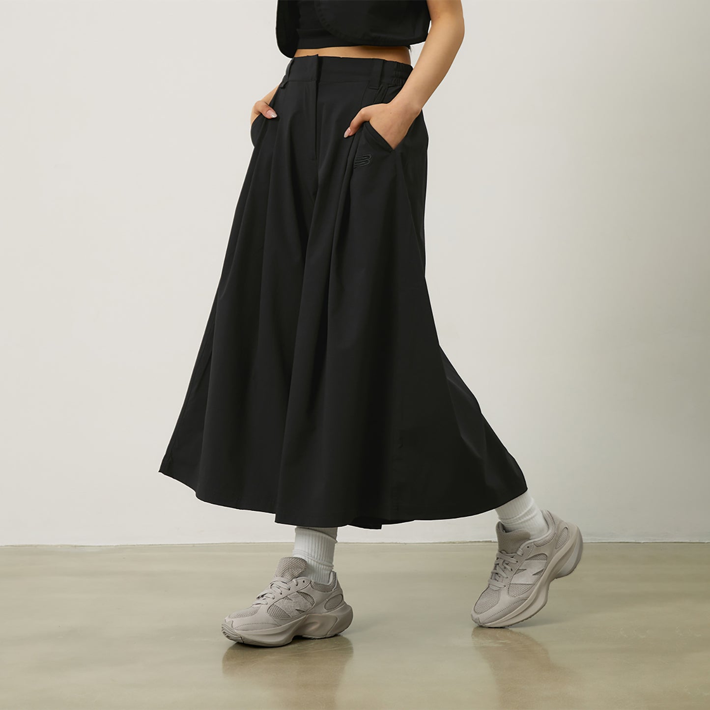 Брюки спортивные женские New Balance FW24