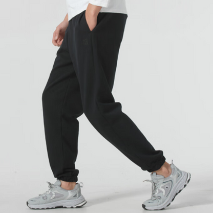 New Balance FW24 Erkaklar uchun qulay nafas oladigan sport shimlari, qora