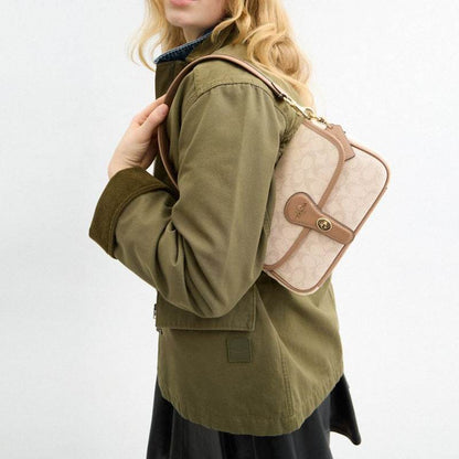 Сумка женская Coach Hadley Old Flower Flap Knob Closure - Boxette Shop