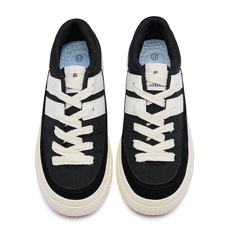 AAA 1955-yildan beri krossovkalar