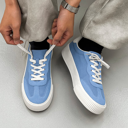 Erkaklar AAA 1955-yildan beri krossovkalar