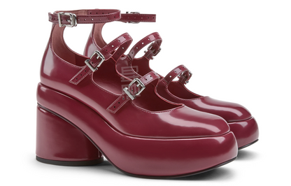 Charlz va Keyt ayollar poyabzali