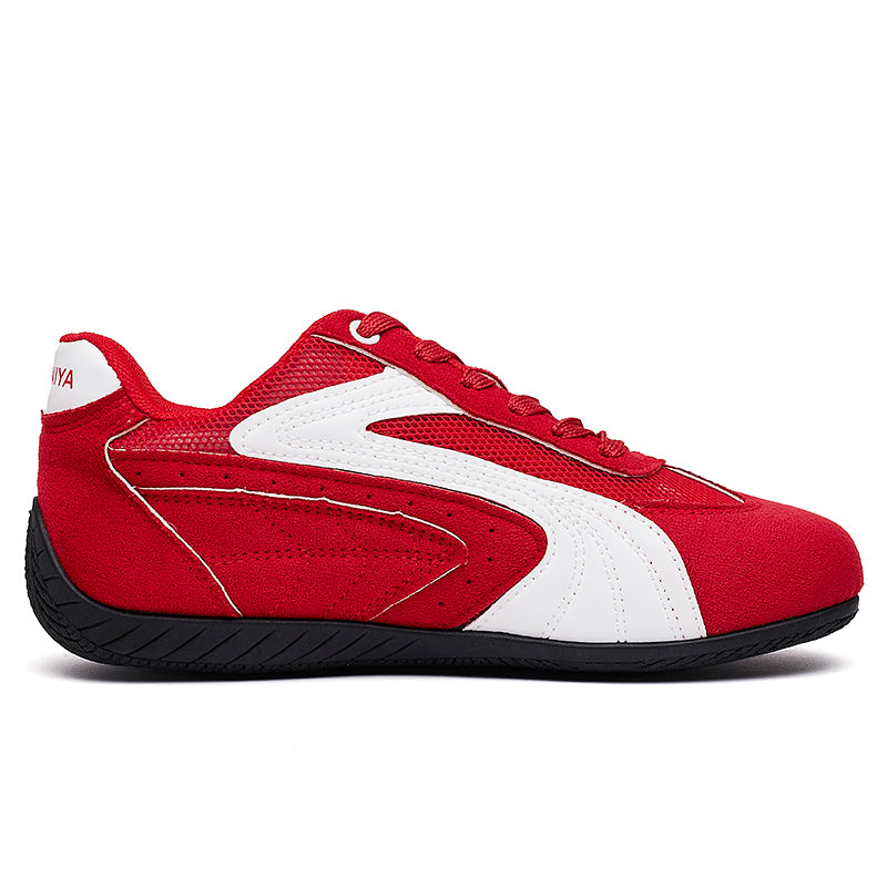 AAA 1955-yildan beri krossovkalar