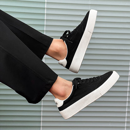 Erkaklar AAA 1955-yildan beri krossovkalar