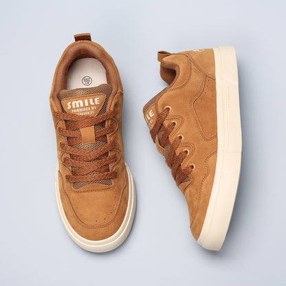 Erkaklar AAA 1955-yildan beri krossovkalar