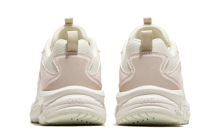 Ayollar uchun tuya krossovkalari