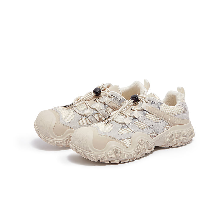 Ayollar uchun tuya krossovkalari