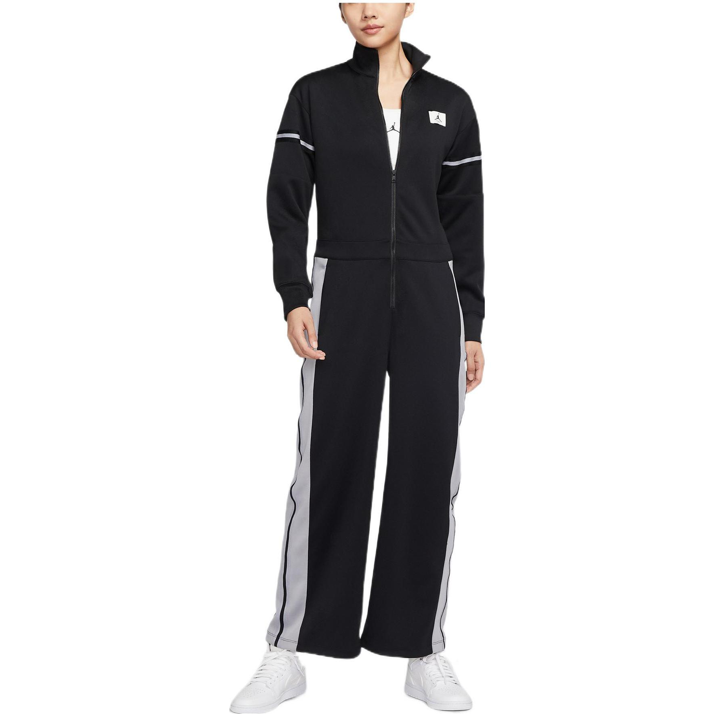 Jordan logotipi bosilgan chiziqli detalli bir qismli ayollar qora + qora kostyum