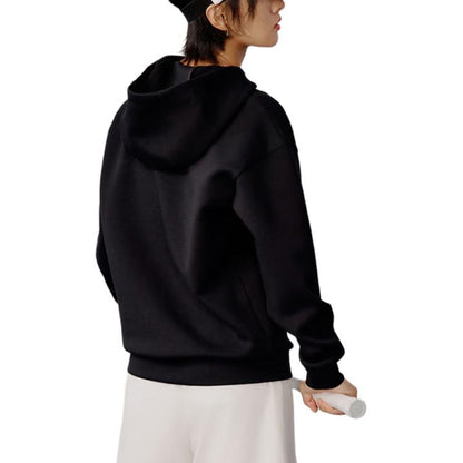 Le coq le coq sportif bir tekis rangli oddiy harflar logotipi bosma naqshli erkin ochiladigan yelkali uzun yengli sviter erkaklar va ayollar modellari