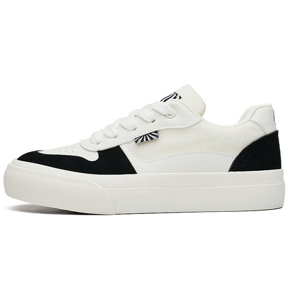 AAA 1955-yildan beri krossovkalar