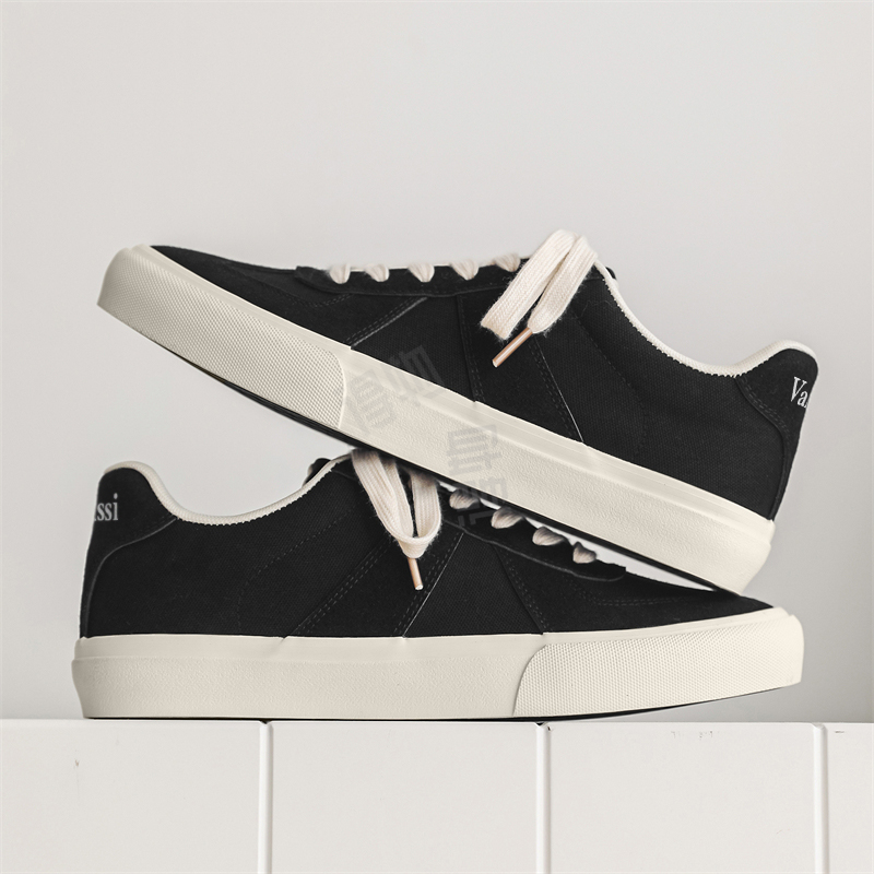 Vanssi kiygan krossovkalar