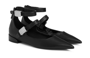 Charlz va Keyt ayollar poyabzali