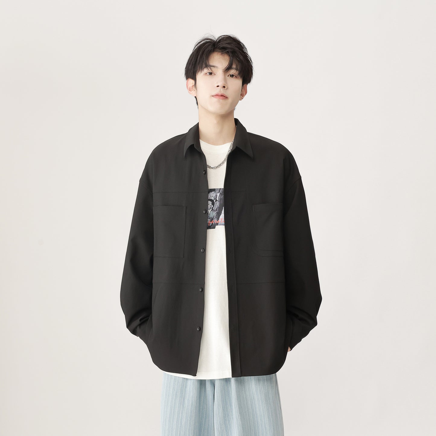 Igoi modasi ochiq ko'cha modasi bo'sh shaharbo'yi tekis rangli yuz lapelli ko'krak qafasi ikki cho'ntakli nafas oladigan ko'ylak ko'ylagi yuqori ko'chada yo'lovchi terisi qulay tasodifiy tasodifiy biznes uzun yengli ko'ylak erkaklar va ayollar bir xil