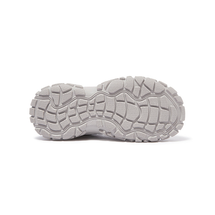 Ayollar uchun tuya krossovkalari