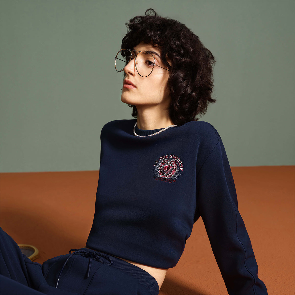 Le coq le coq sportif ayollar tennis kolleksiyasi vintage sport ekipaji bo'yinli kozok ayollar