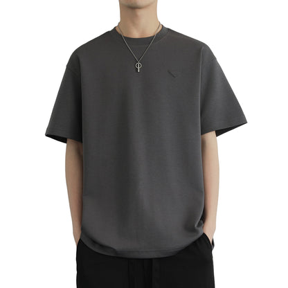 Hvga asosiy modellari eski pul uslubi yumshoq va qulay teri salqin tuyg'u yarim yengli pastki ko'ylak Amerika tekis rangli moda shaxsiyat trendi tasodifiy erkin qisqa qisma futbolkalar bir xil modellar bilan erkaklar va ayollar