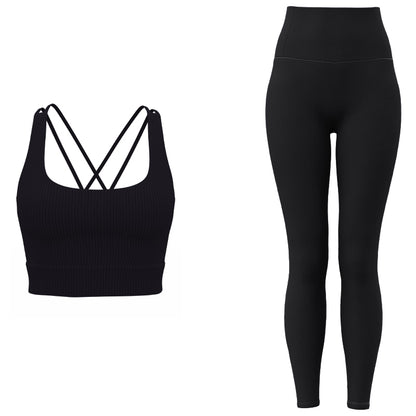 FARO ayollar sport kostyumi