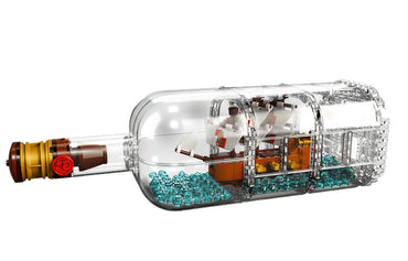 LEGO g'oyalari "Shishadagi kema" (92177)