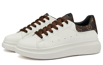 AAA 1955-yildan beri krossovkalar