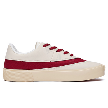 Erkaklar AAA 1955-yildan beri krossovkalar