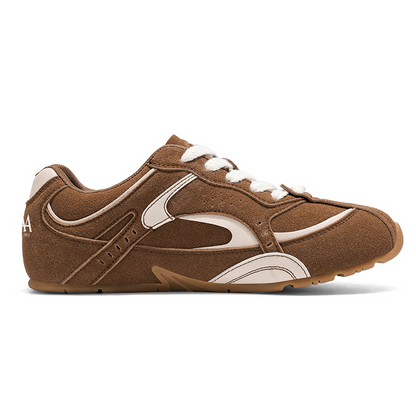 Erkaklar AAA 1955-yildan beri krossovkalar