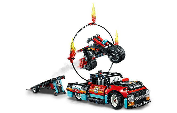LEGO yuk mashinalari va velosiped stunt shousi (42106)