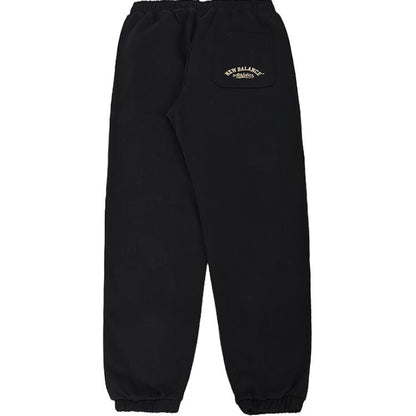 New Balance Athleisure erkaklar uchun qora rangli qulay trikotaj shim